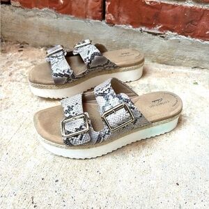 Clarks 8 Animal Print Double Strap Platform Ultimate Comfort Cushion Sandals